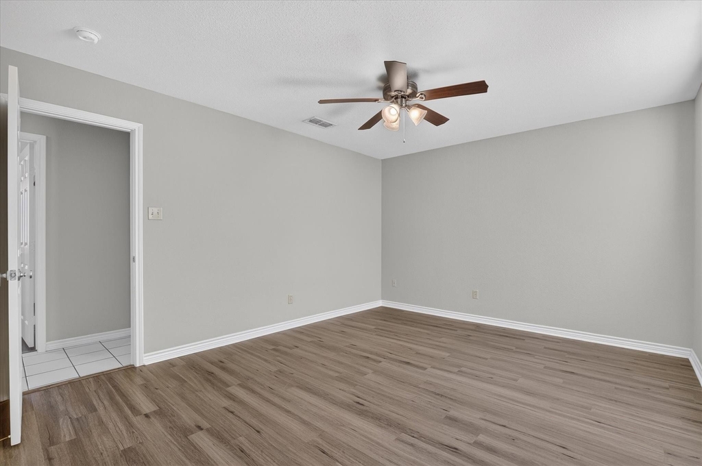 249 E Cunningham Avenue - Photo 32