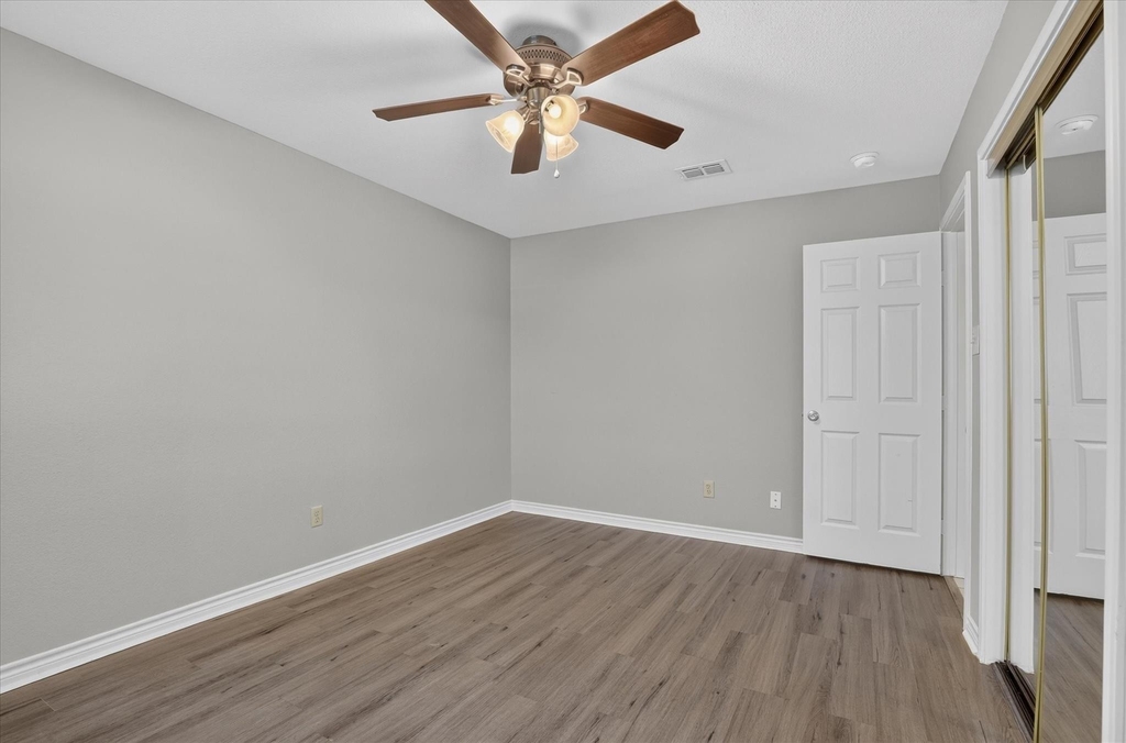 249 E Cunningham Avenue - Photo 27