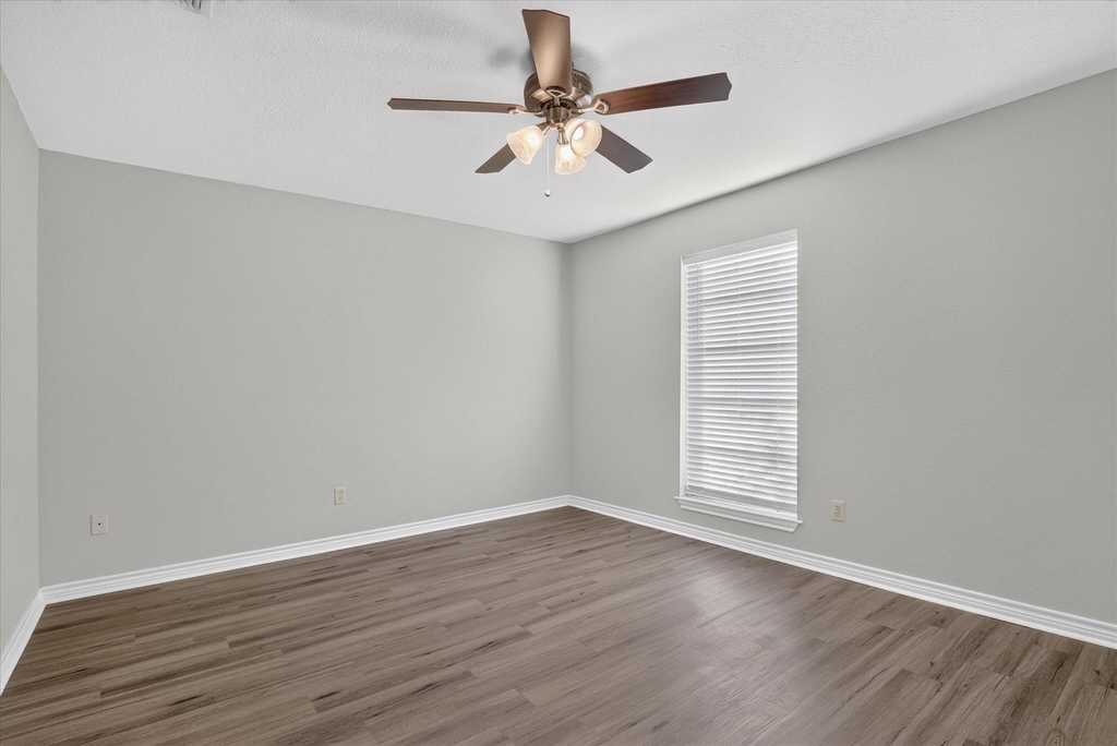 249 E Cunningham Avenue - Photo 29