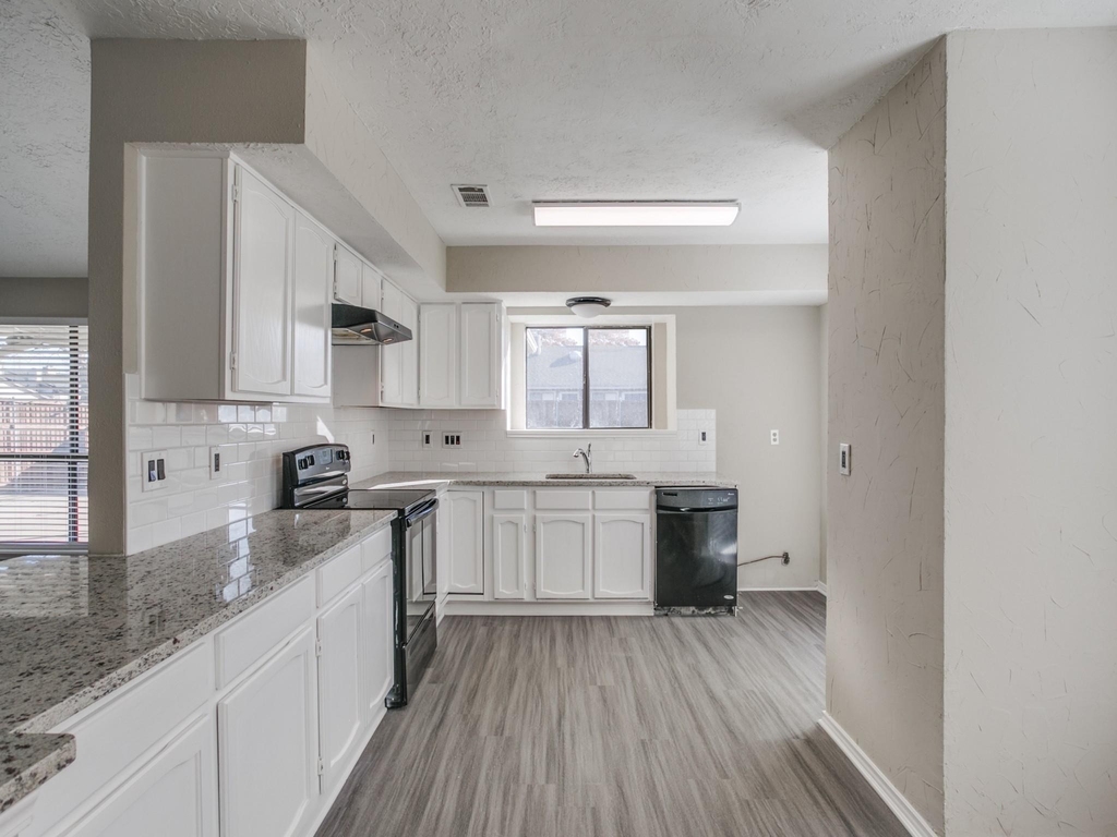 1108 Colmar Drive - Photo 9