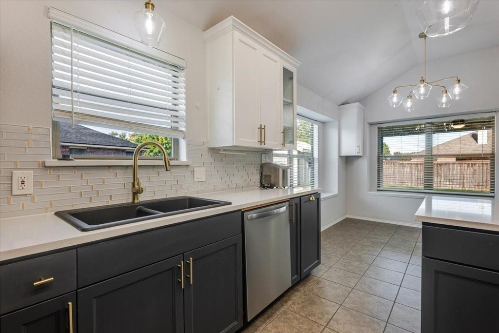 237 Whispering Dell Lane - Photo 7