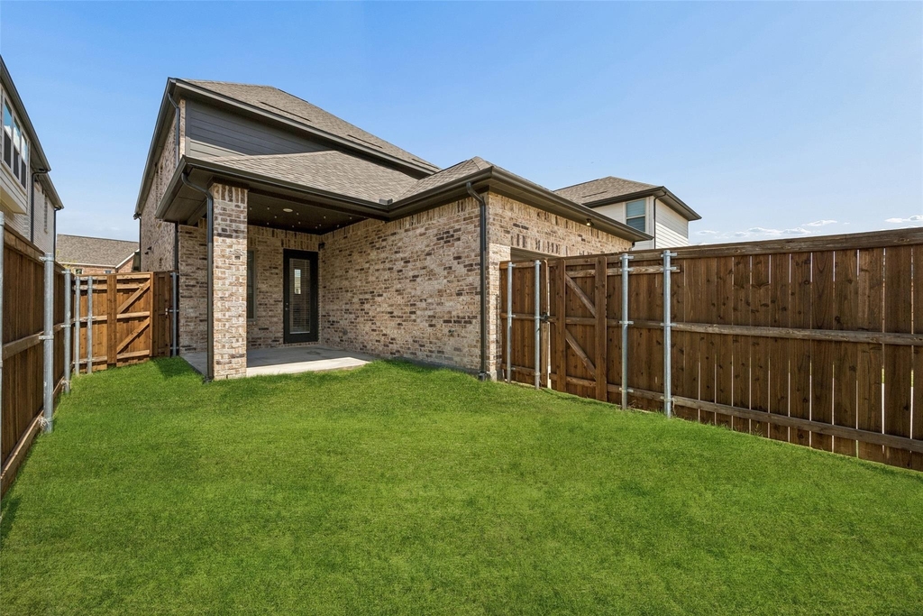 708 Kendall Lane - Photo 16