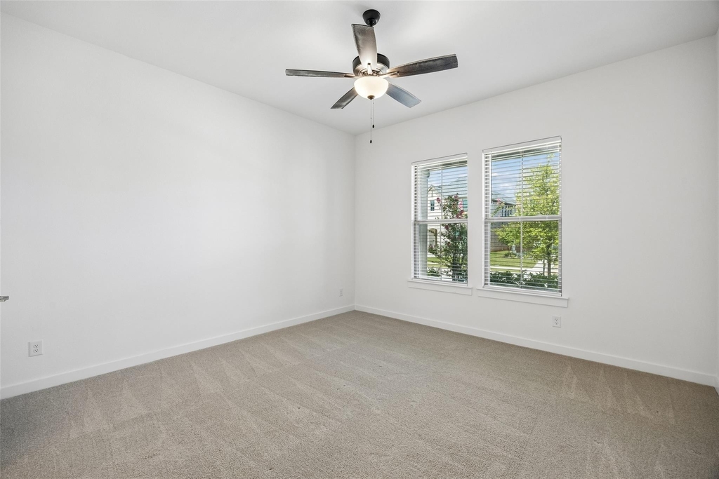 708 Kendall Lane - Photo 5