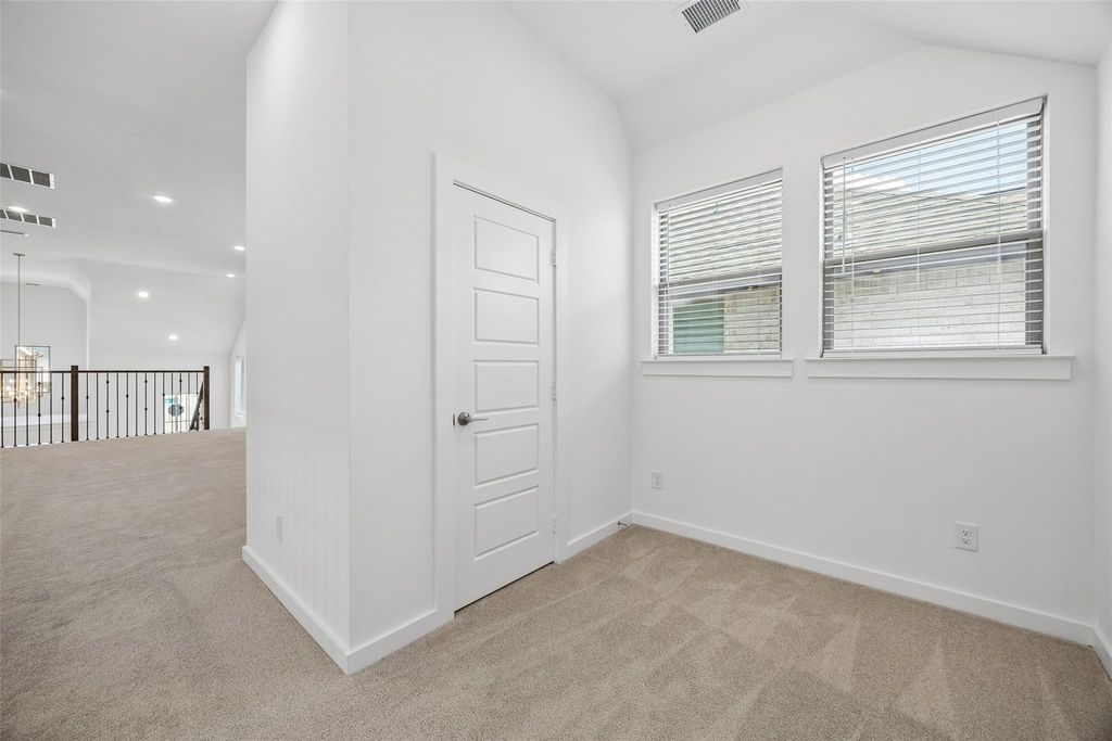 708 Kendall Lane - Photo 12