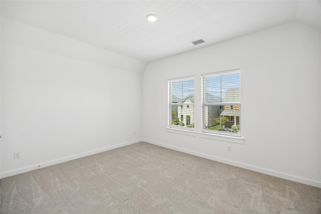 708 Kendall Lane - Photo 9