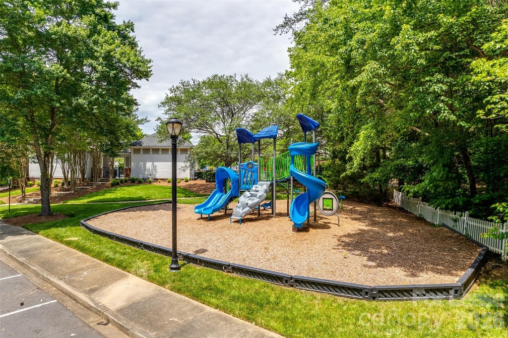 1118 Drayton Court - Photo 33