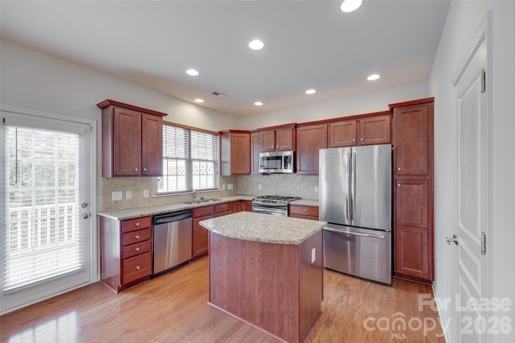 1118 Drayton Court - Photo 9