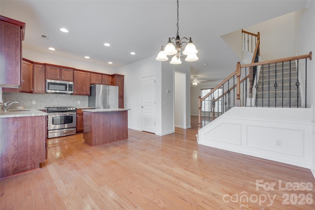 1118 Drayton Court - Photo 7