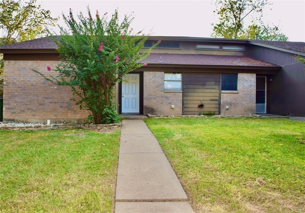 2729 Saint George - Photo 0