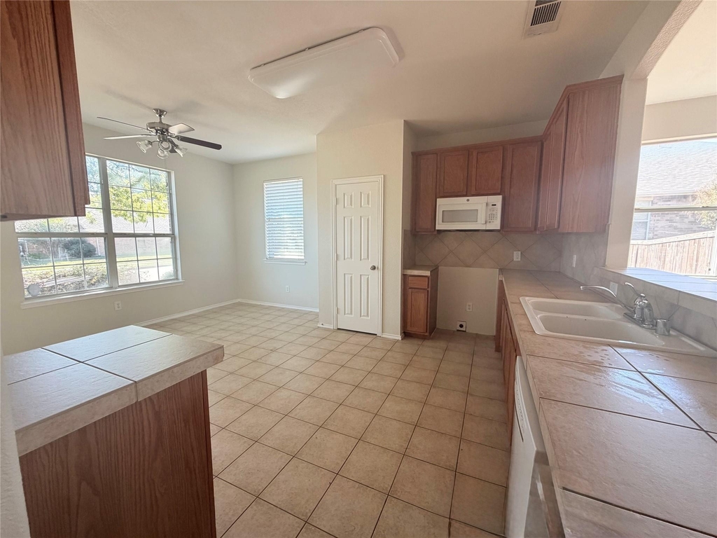 1203 Chestnut Hill Drive - Photo 6