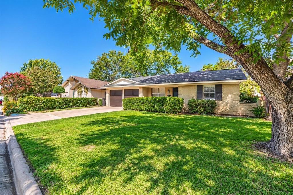 4808 Bonnell Avenue - Photo 2