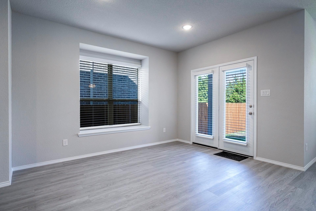 211 Miramar Avenue - Photo 14