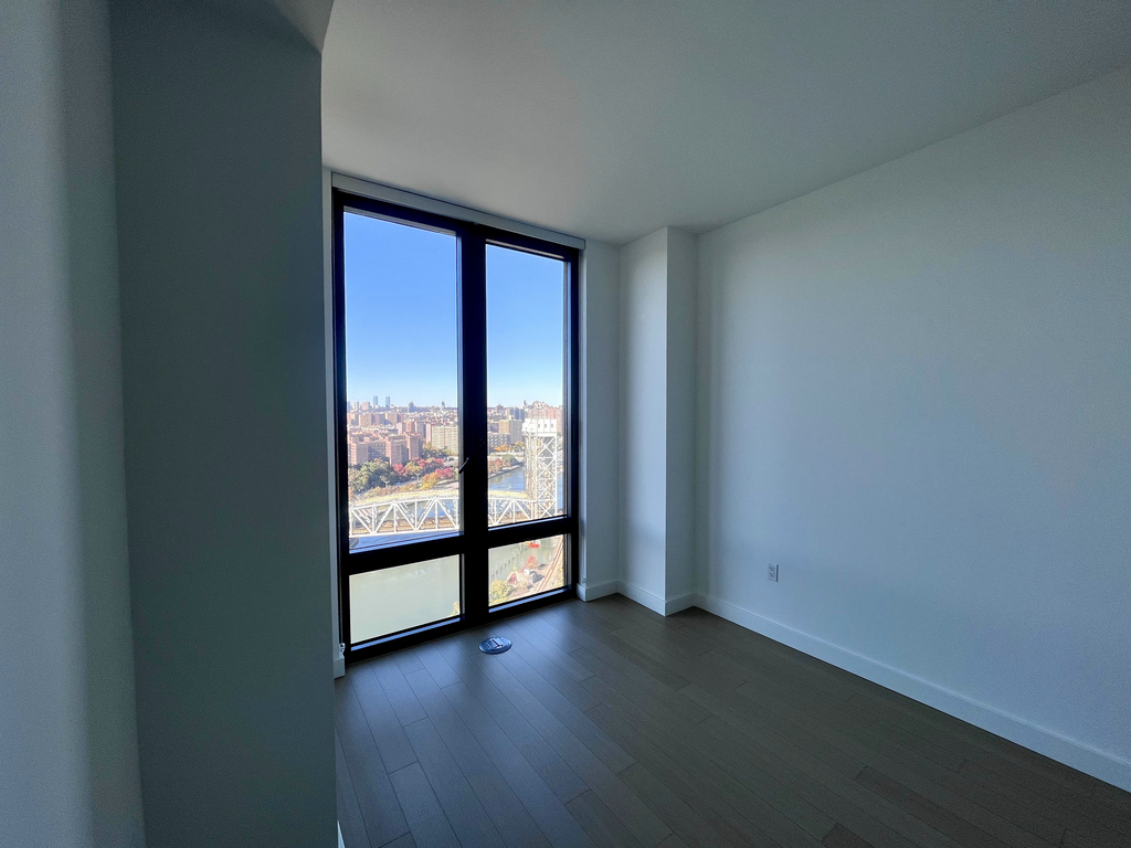 2385 Third Avenue, Unit 2418 - Photo 5