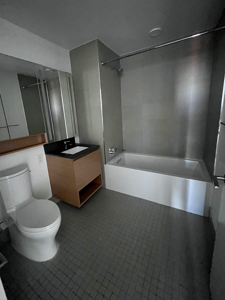 2385 Third Avenue, Unit 2418 - Photo 4