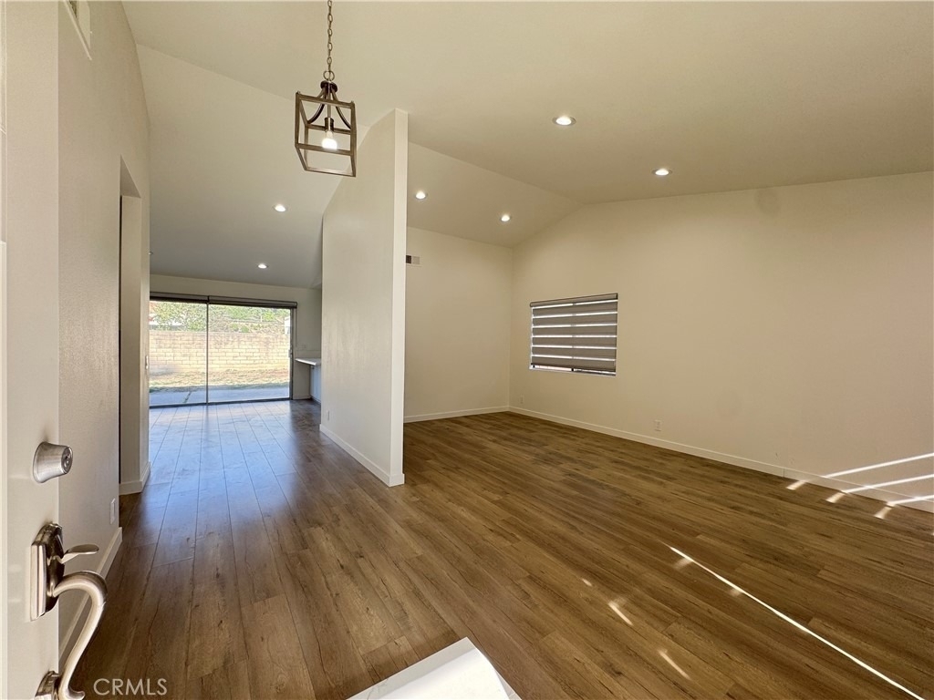 1415 Meadow Glen - Photo 2