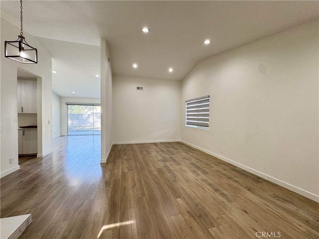 1415 Meadow Glen - Photo 7
