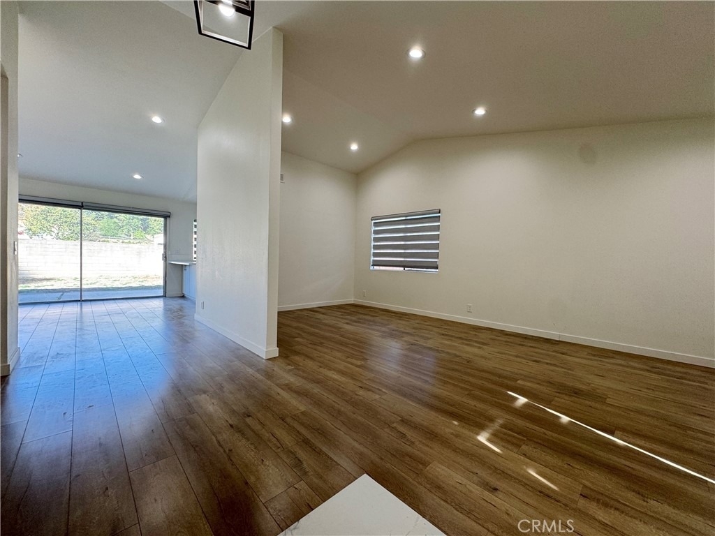 1415 Meadow Glen - Photo 3