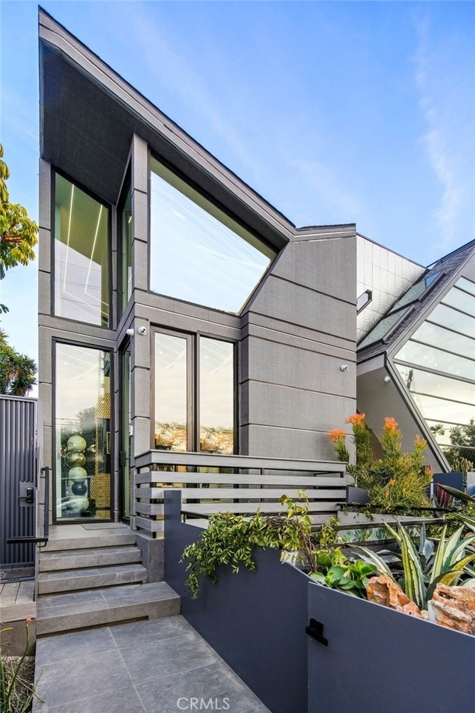 840 California Avenue - Photo 2