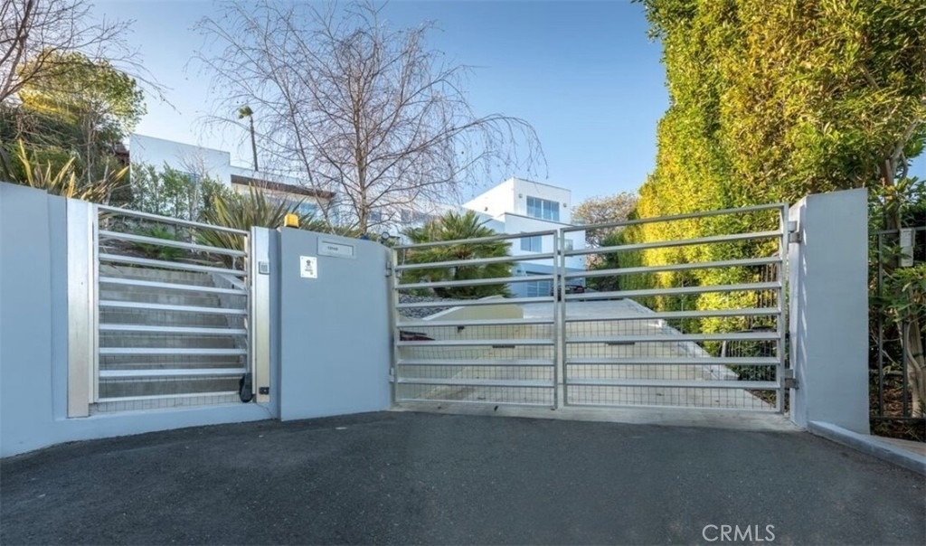 12148 Travis Street - Photo 0
