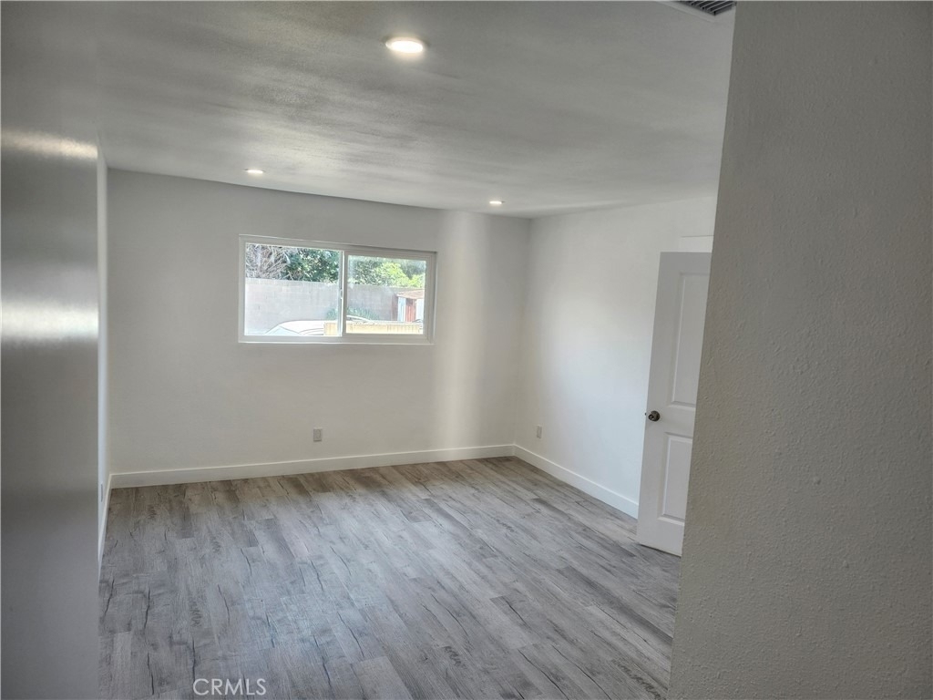 1421 E 123rd - Photo 6