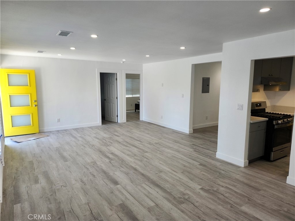 1421 E 123rd - Photo 1