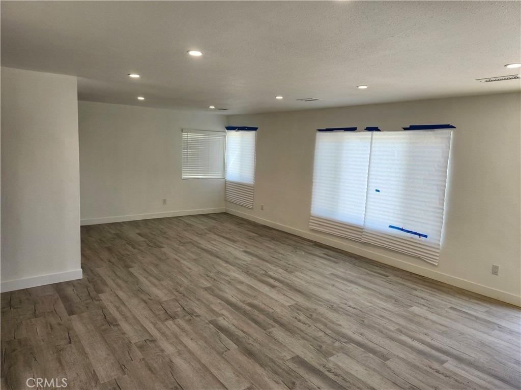 1421 E 123rd - Photo 5