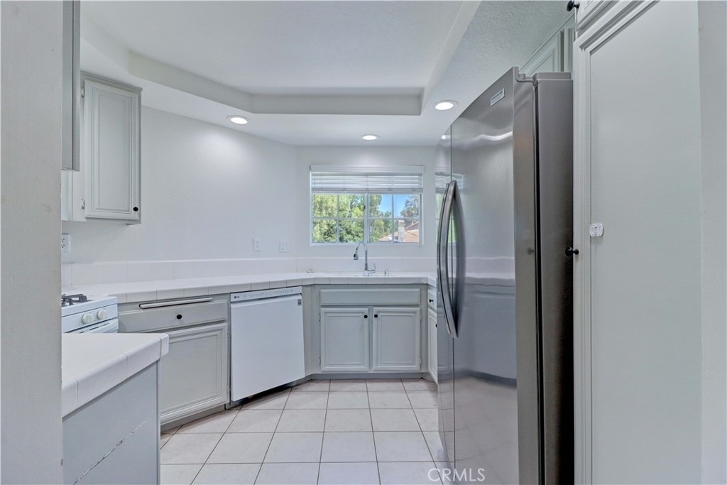 24398 Kingston Court - Photo 6