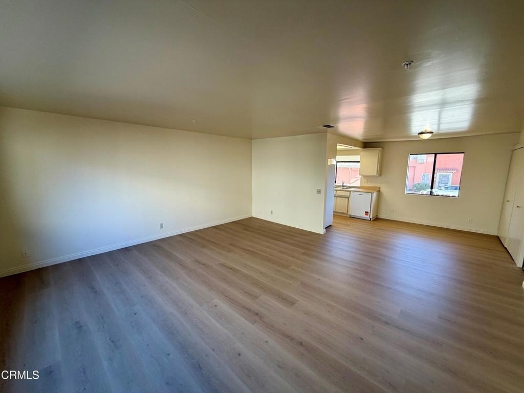 1425 Bank Street - Photo 1