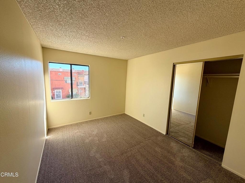 1425 Bank Street - Photo 7