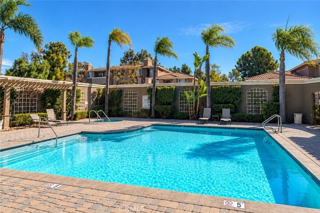 22681 Oakgrove - Photo 2