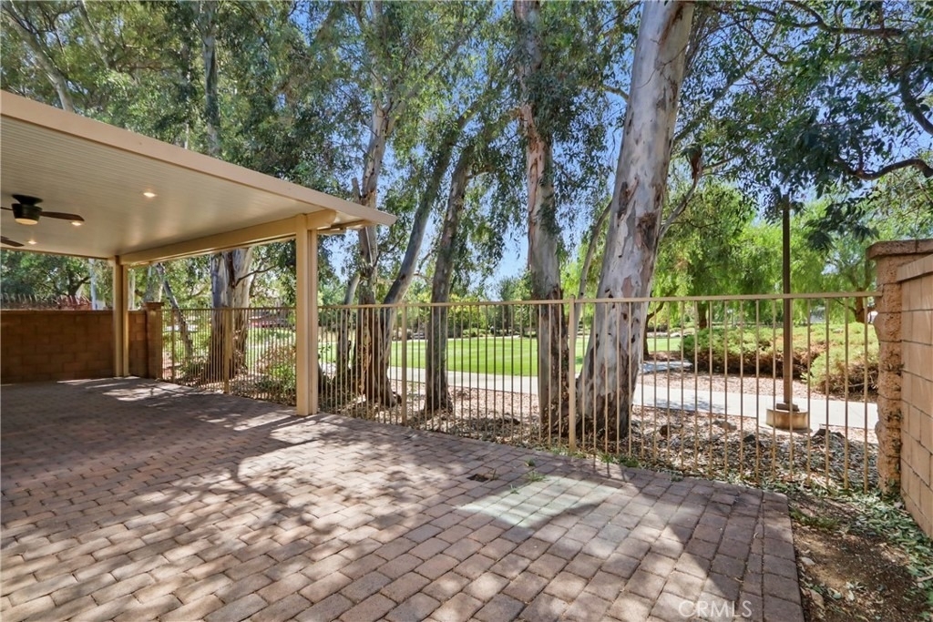 8585 Montrose - Photo 20