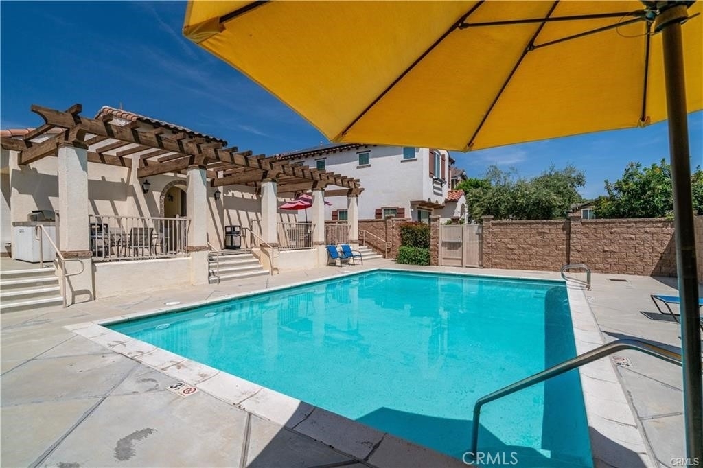 8585 Montrose - Photo 1