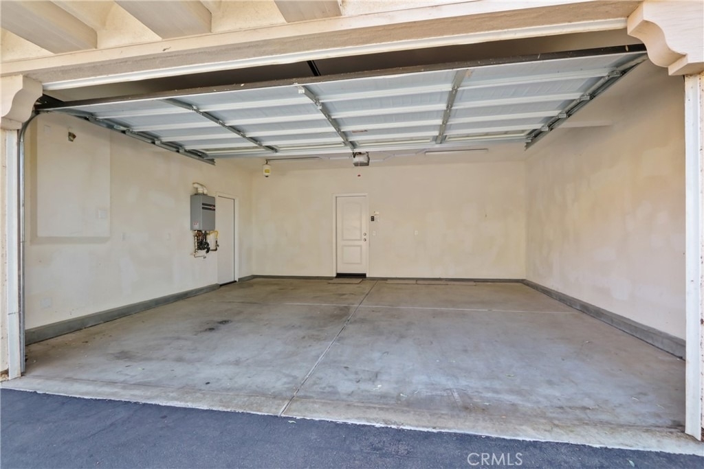 8585 Montrose - Photo 22