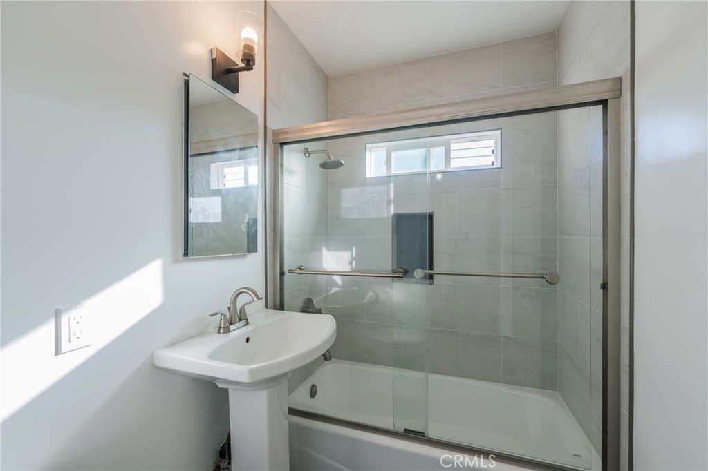 8314 Barnsley Avenue - Photo 8