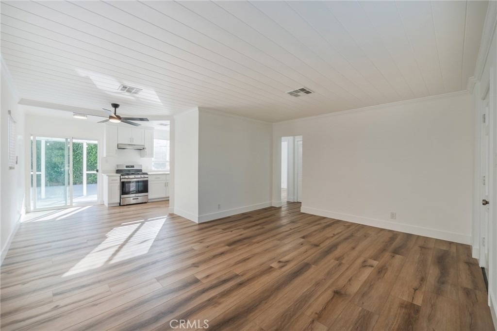8314 Barnsley Avenue - Photo 4