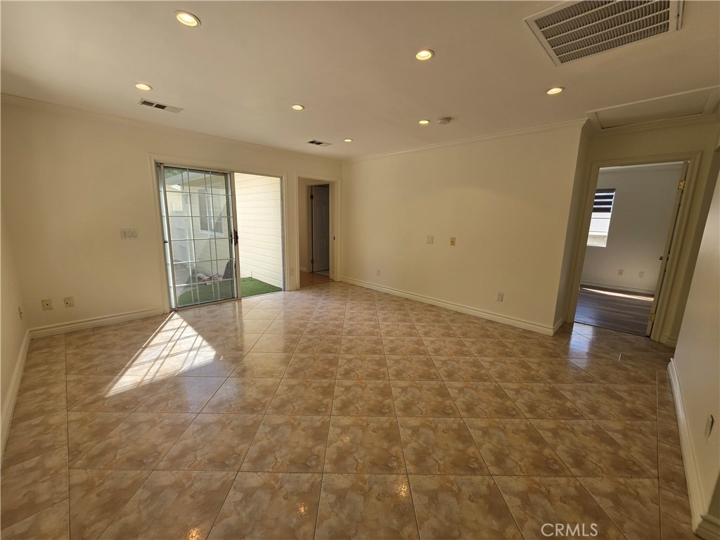 550 Palm - Photo 8