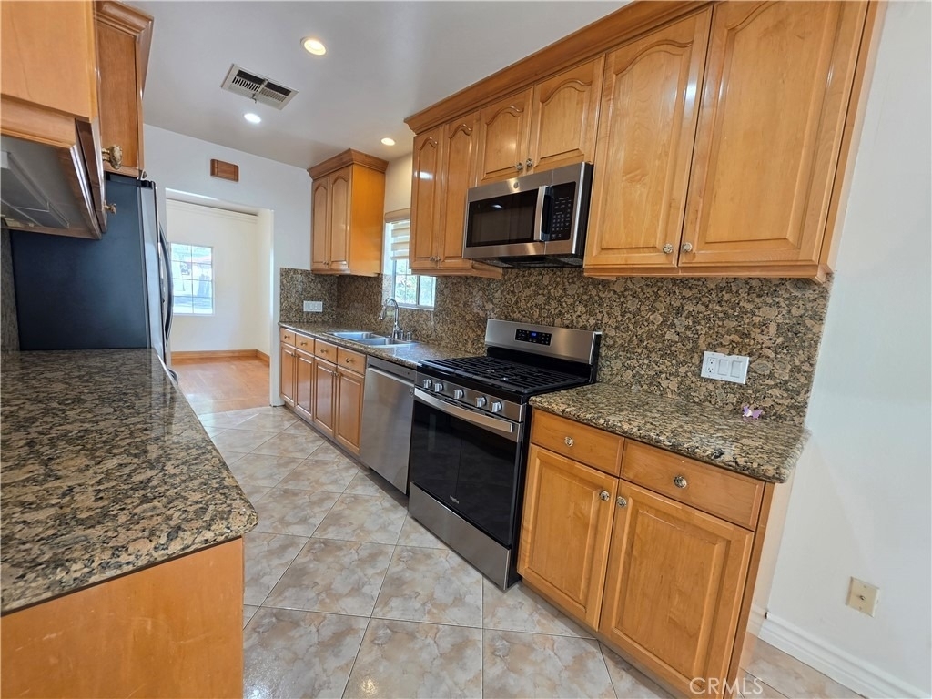 550 Palm - Photo 6