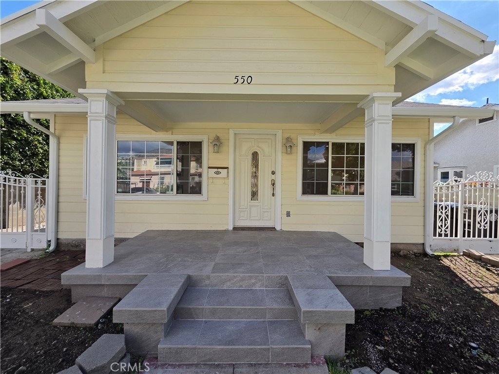 550 Palm - Photo 2