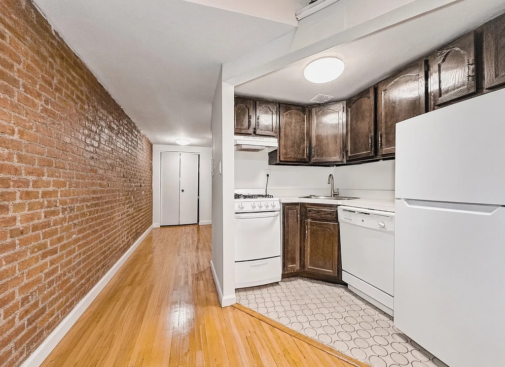 40 East 12th Street - Photo 2