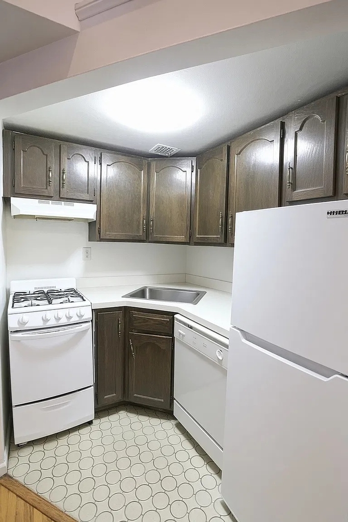 40 East 12th Street - Photo 3