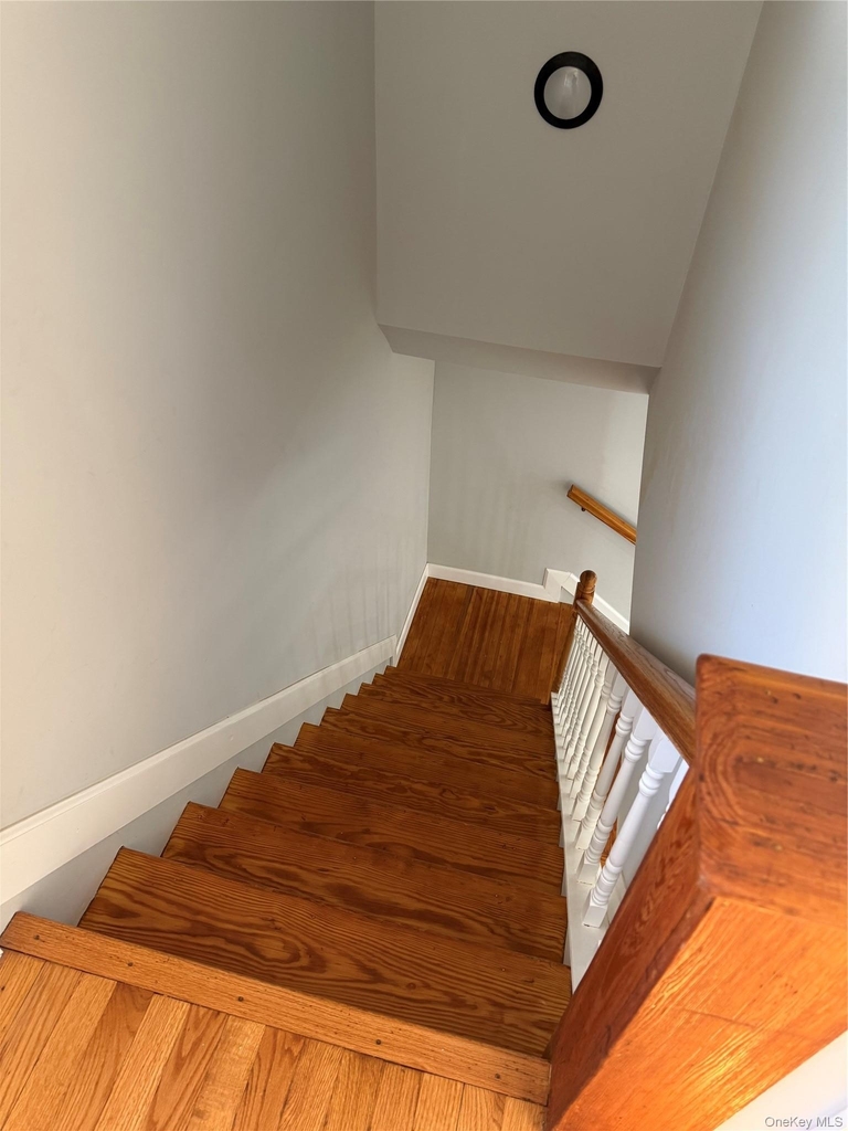107 E Saint Marks Place - Photo 18