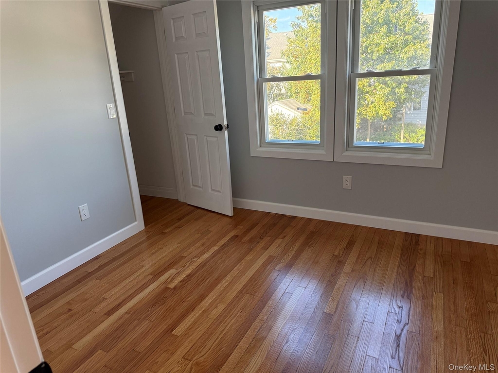107 E Saint Marks Place - Photo 14