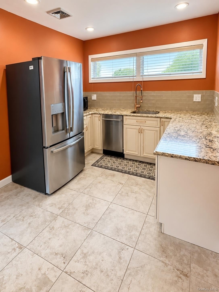 522 Southside Avenue - Photo 2