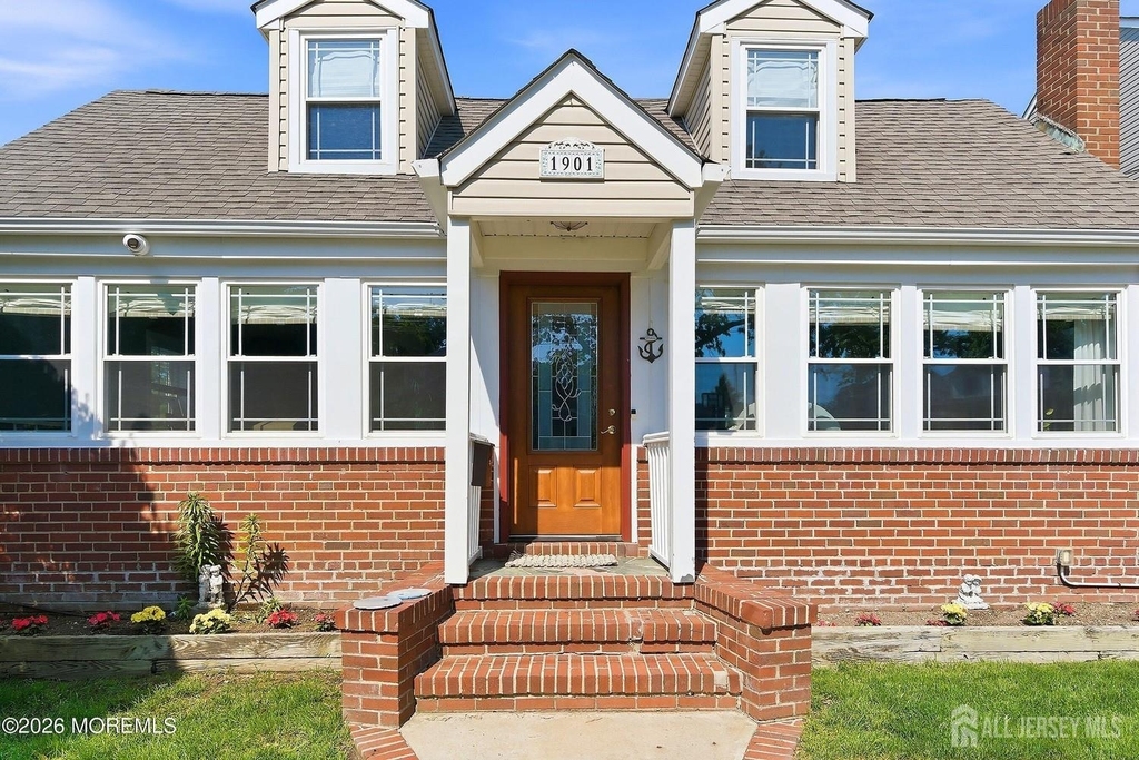 1901 Meadow Road - Photo 3