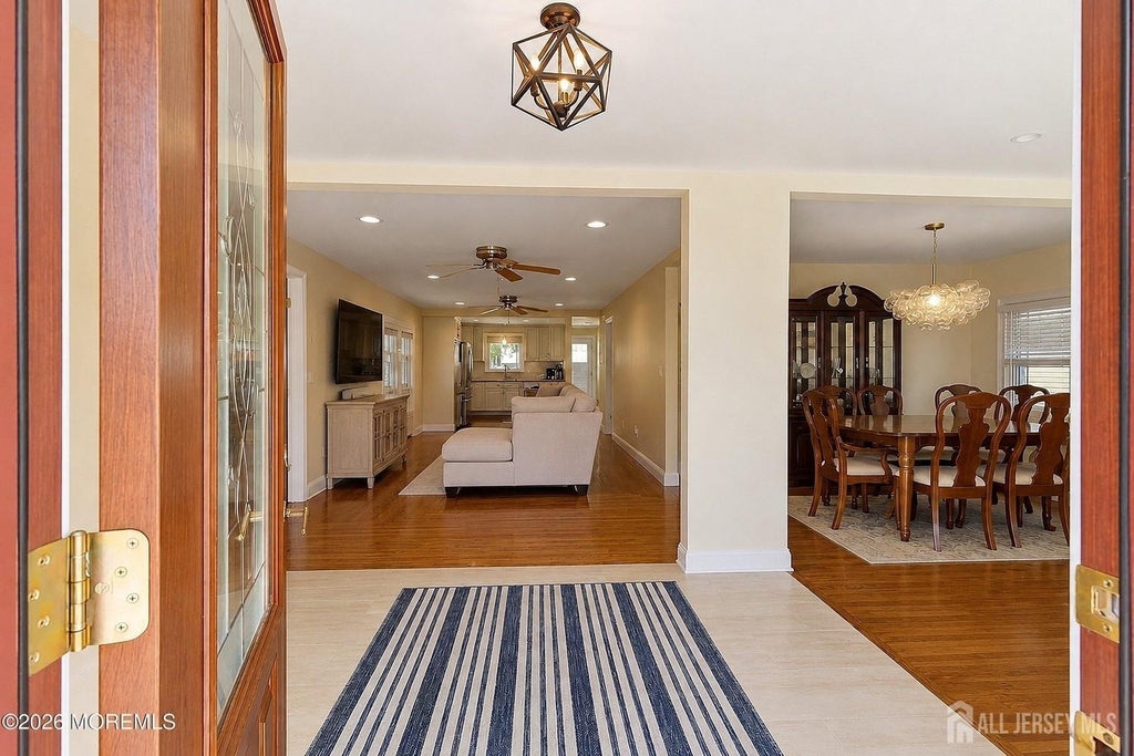 1901 Meadow Road - Photo 4