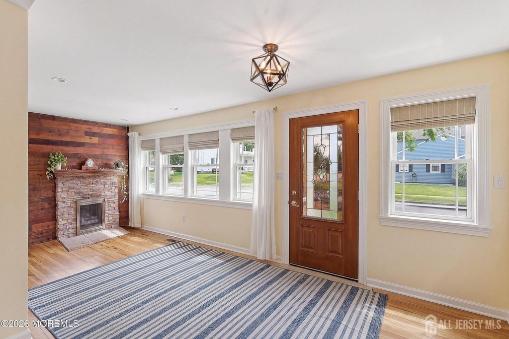 1901 Meadow Road - Photo 5