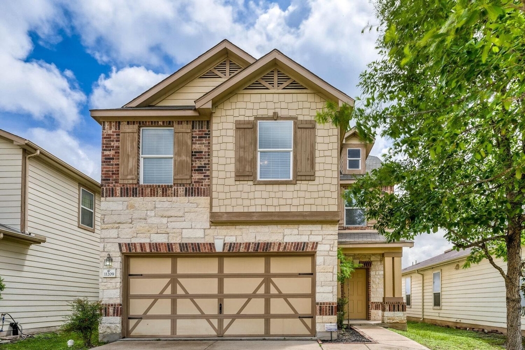 11209 Drumellan St - Photo 0