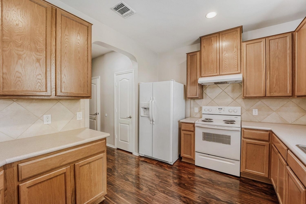 11209 Drumellan St - Photo 8