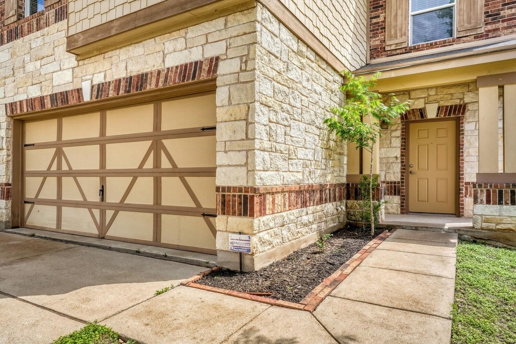 11209 Drumellan St - Photo 1