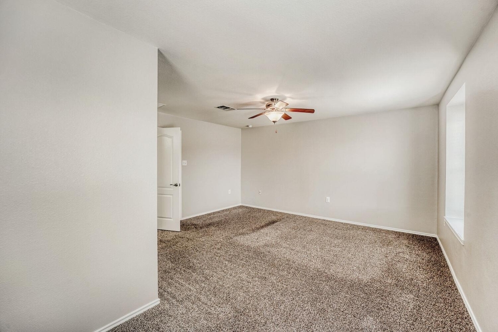 11209 Drumellan St - Photo 17